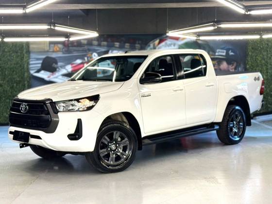 TOYOTA HILUX 2.8 D-4D TURBO DIESEL CD SR 4X4 AUTOMÁTICO TOYOTA HILUX 2.8 D-4D TURBO DIESEL CD SR 4X4 AUTOMÁTICO